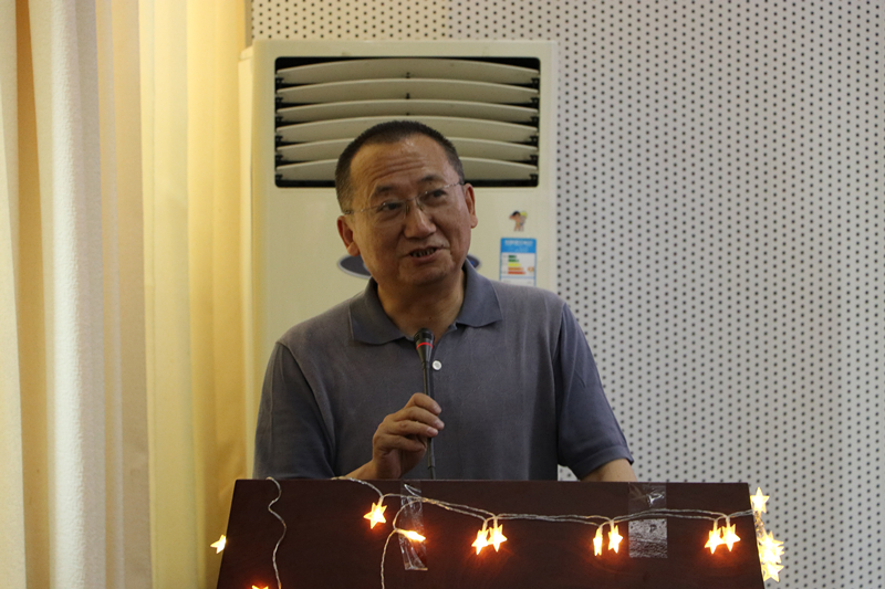 陈霖老师_副本.jpg 陈霖老师_副本.jpg