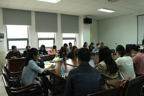 E:/黄艳凤/HYF/2、党建工作/2017年/照片/读书会/“网络公共事件的舆论博弈”——凤凰传媒学院学术沙龙/“网络公共事件的舆论博弈”——凤凰传媒学院学术沙龙/配图1_副本.jpg E:/黄艳凤/HYF/2、党建工作/2017年/照片/读书会/“网络公共事件的舆论博弈”——凤凰传媒学院学术沙龙/“网络公共事件的舆论博弈”——凤凰传媒学院学术沙龙/配图1_副本.jpg