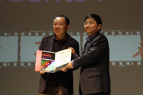 11.04.12 我校举办苏州大学首届大学生电影节1.JPG