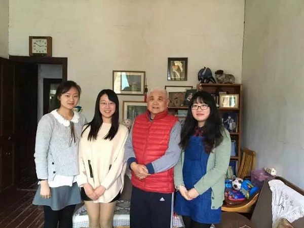 合影.jpg 合影.jpg